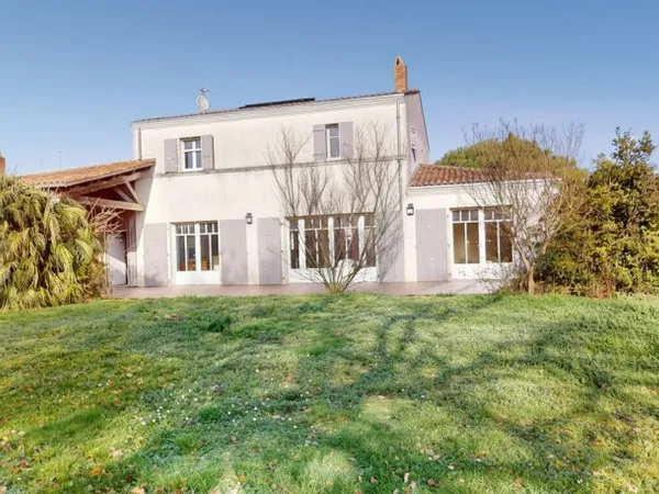 Maison 6 pièces 250 m²