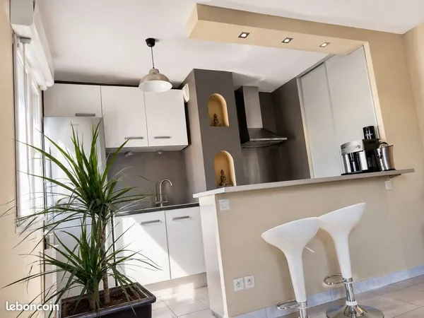 Superbe T2 bis à vendre, charmant et lumineux de 55 m² avec balcon et parking — Lunel Nord (Deuxième