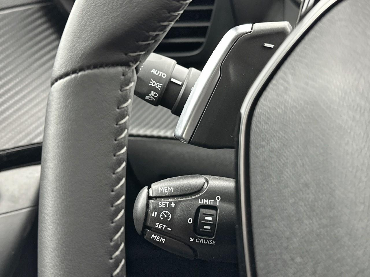 Peugeot 2008 puretech 130 s&s eat8 style — photo 17