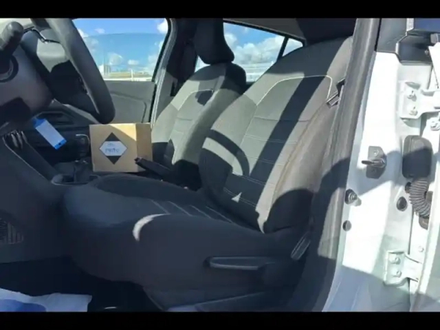 Dacia Sandero 1.0 eco-g 100ch essential — photo 9