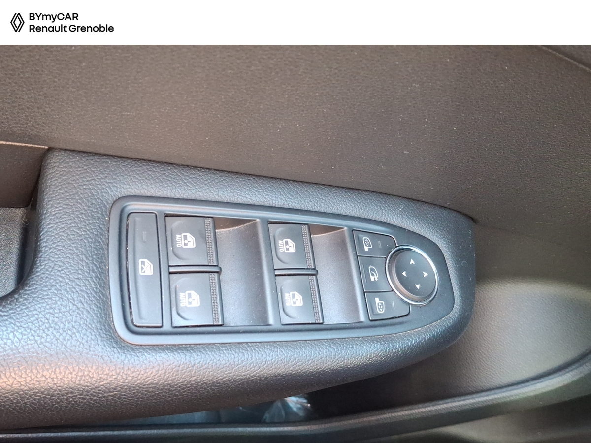 Renault Arkana E-Tech hybride 145 - 22 — photo 17