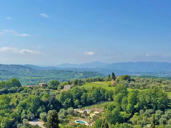 Appartement 9 pièces 326 m²