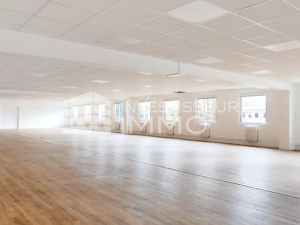 Bureaux 742 m²