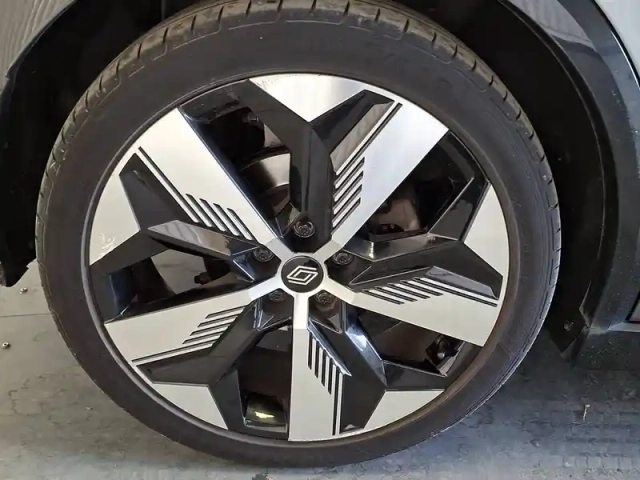 Renault Megane e-tech ev60 220 ch super charge — photo 100