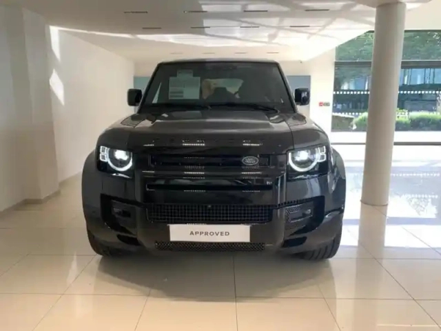 Land Rover Defender 110 2.0 p300e phev x — photo 2