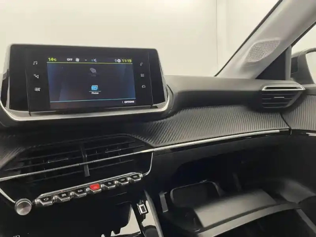 Peugeot 208 electrique 50 kwh 136ch — photo 28