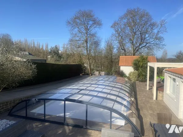Maison 9 pièces 225 m²