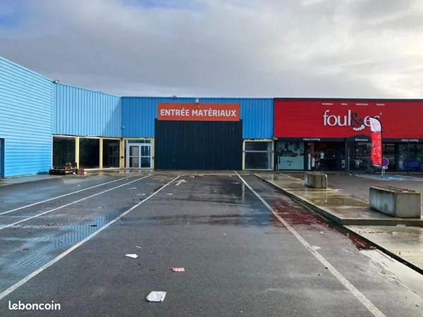 Local commercial 381 m²