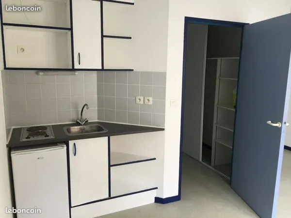LOGEMENT 1 PIECE 22 m² - POITIERS CENTRE & GARE SNCF