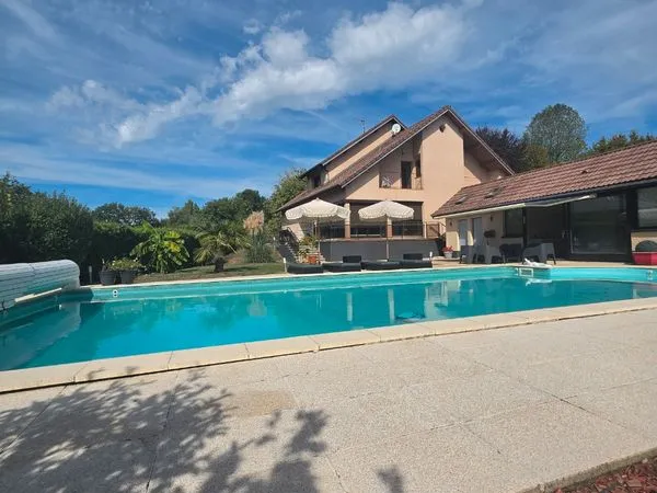 Belle propriete familiale de 239m2 sur les hauteurs de Bart