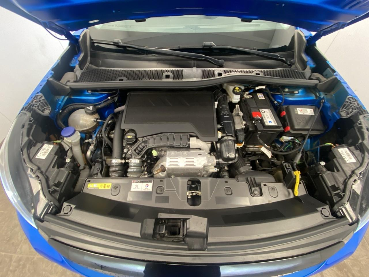 Peugeot 2008 puretech 130 s&s eat8 style — photo 14