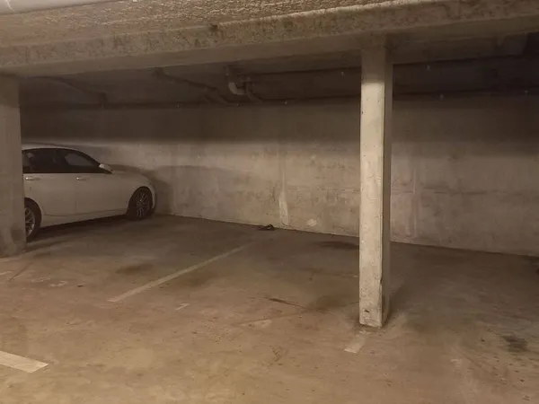 Parking 12 m²