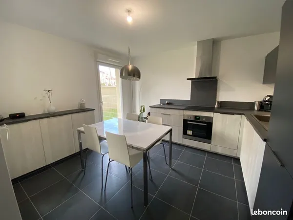 Location meublée appartement 3 pièces 55 m² Aix-En-Provence (13090) 1.450