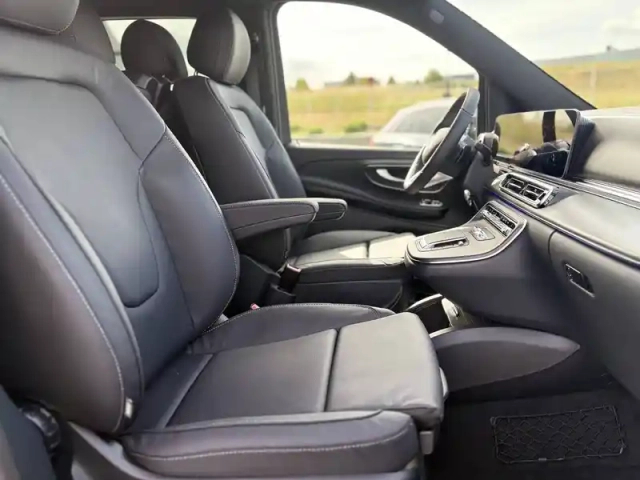Mercedes Cla sse v extra-long 300 d 9g-tronic 4x4 — photo 13