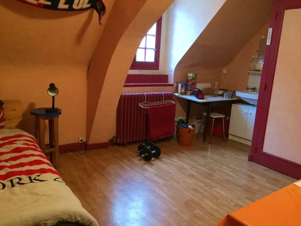 Loue chambre pour lycéen ou étudiant dans famille sur Angers
