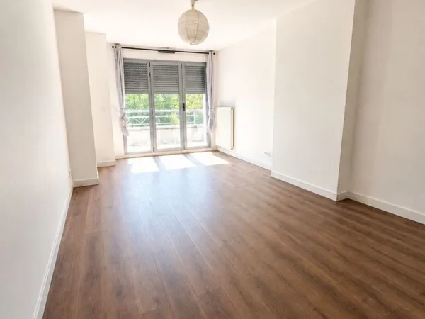 Appartement 3 pièces 68 m² ? Terrasse, balcon- Bagnolet
