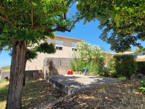 Local commercial 4 pièces 344 m²