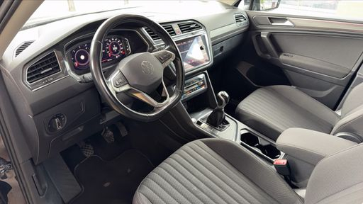 Volkswagen Tiguan ALLSPACE 2.0 TDI 150 - Life Business – 2022 – 198154 km – Diesel – Boîte Manuelle — photo 27