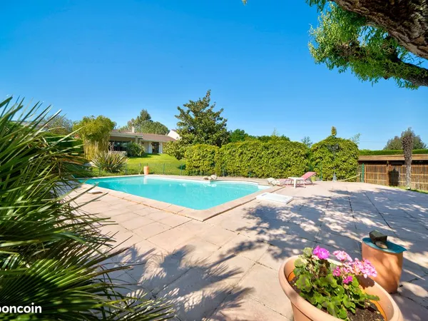 Maison 6 pièces 214 m²