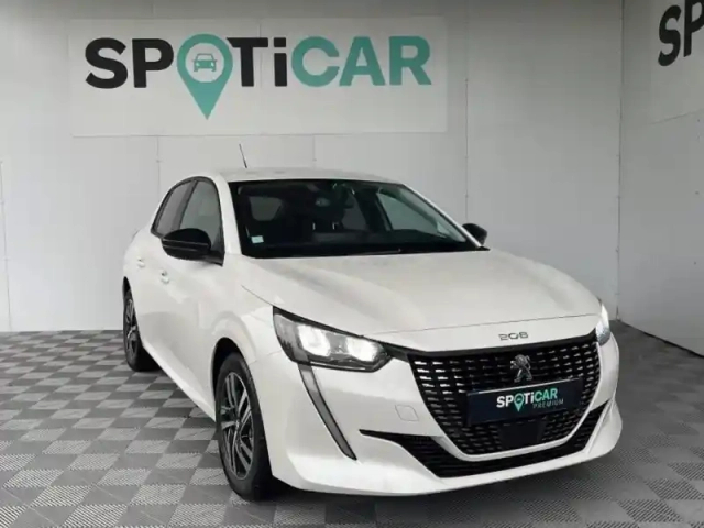 Peugeot 208 1.2 pure tech 100ch s&amp;s allure — photo 3