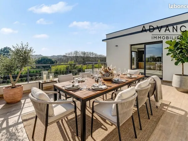 Maison 8 pièces 247 m²