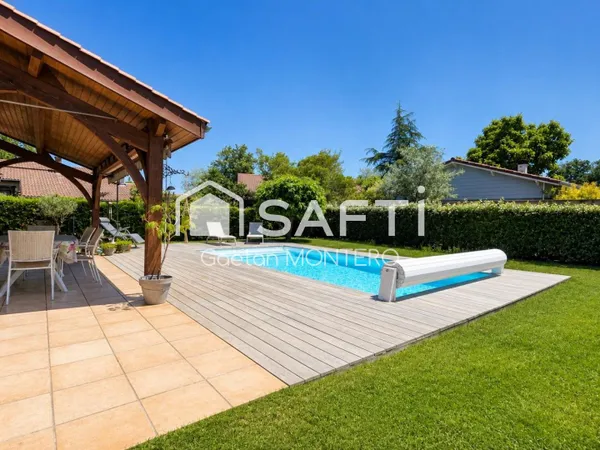 Maison à vendre à La Teste-de-Buch Quartier calme, piscine chauffée et prestations soignées