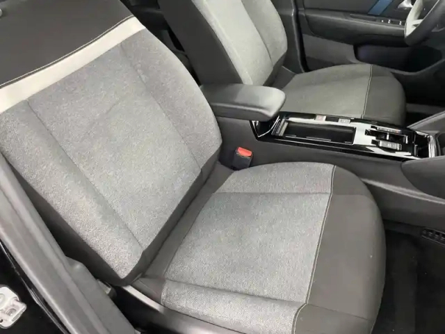 Citroën C4 e- 136 ch automatique — photo 31
