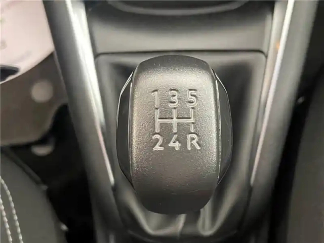Peugeot 208 puretech 82ch s&amp;s bvm5 — photo 20