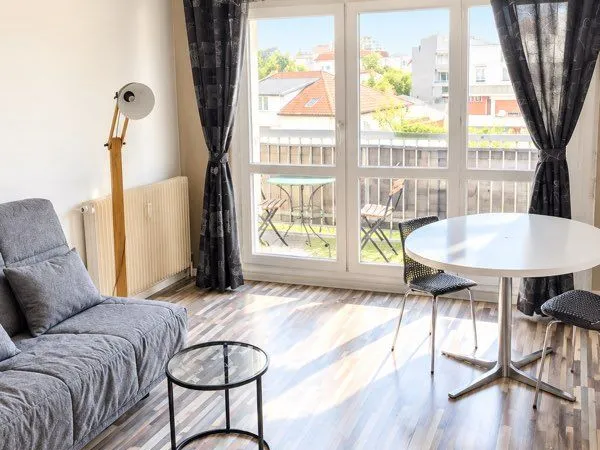 Studio meublé 26 m² avec balcon et cave - Besançon