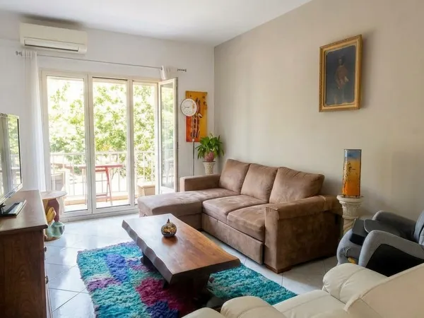 Grand T4 traversant lumineux de 120m² terrasse sans vis-à-vis