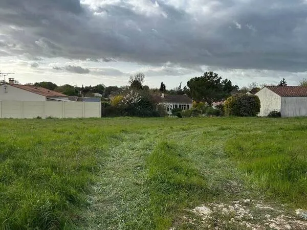 Terrain 670 m²