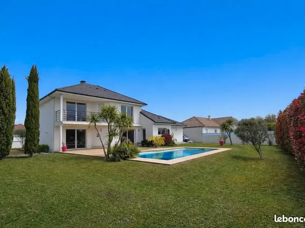 Maison 4 chambres avec double garage