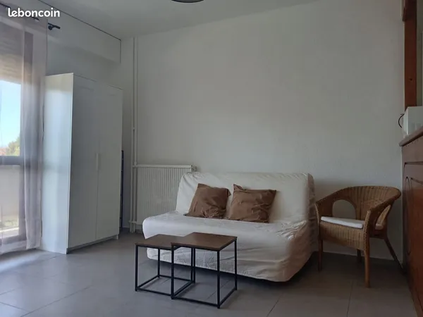 Studio lumineux de 25 m² meublé avec balcon — Annemasse Centre