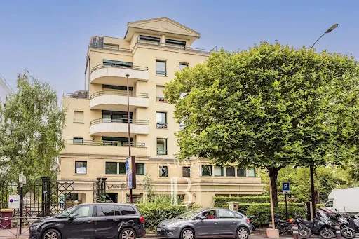 Appartement 5 pièces 146 m²