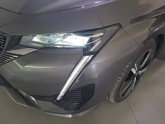 Peugeot 308 sw puretech 130ch s&amp;s eat8 — photo 19