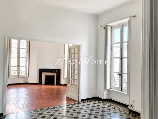 À vendre, Nîmes, proche Avenue Jean Jaurès et Jardins de La
