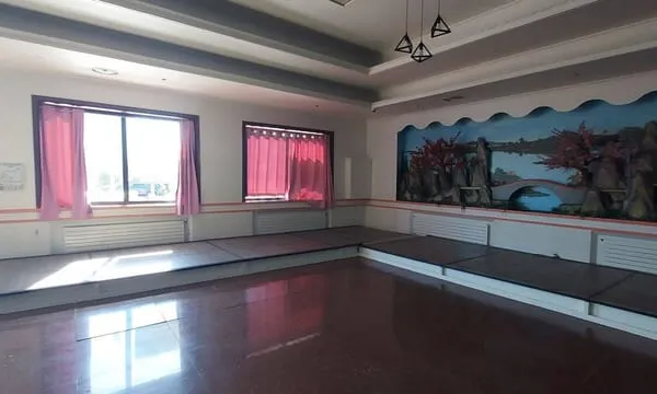 Local commercial 473 m²