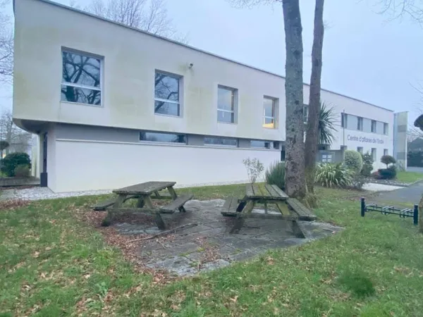 Bureaux 899 m²