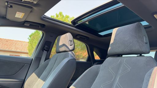 DS DS7 Crossback 2.0 BlueHDi 180 EAT8 - Performance Line + – 2020 – 130464 km – Diesel – Boîte Automatique — photo 16