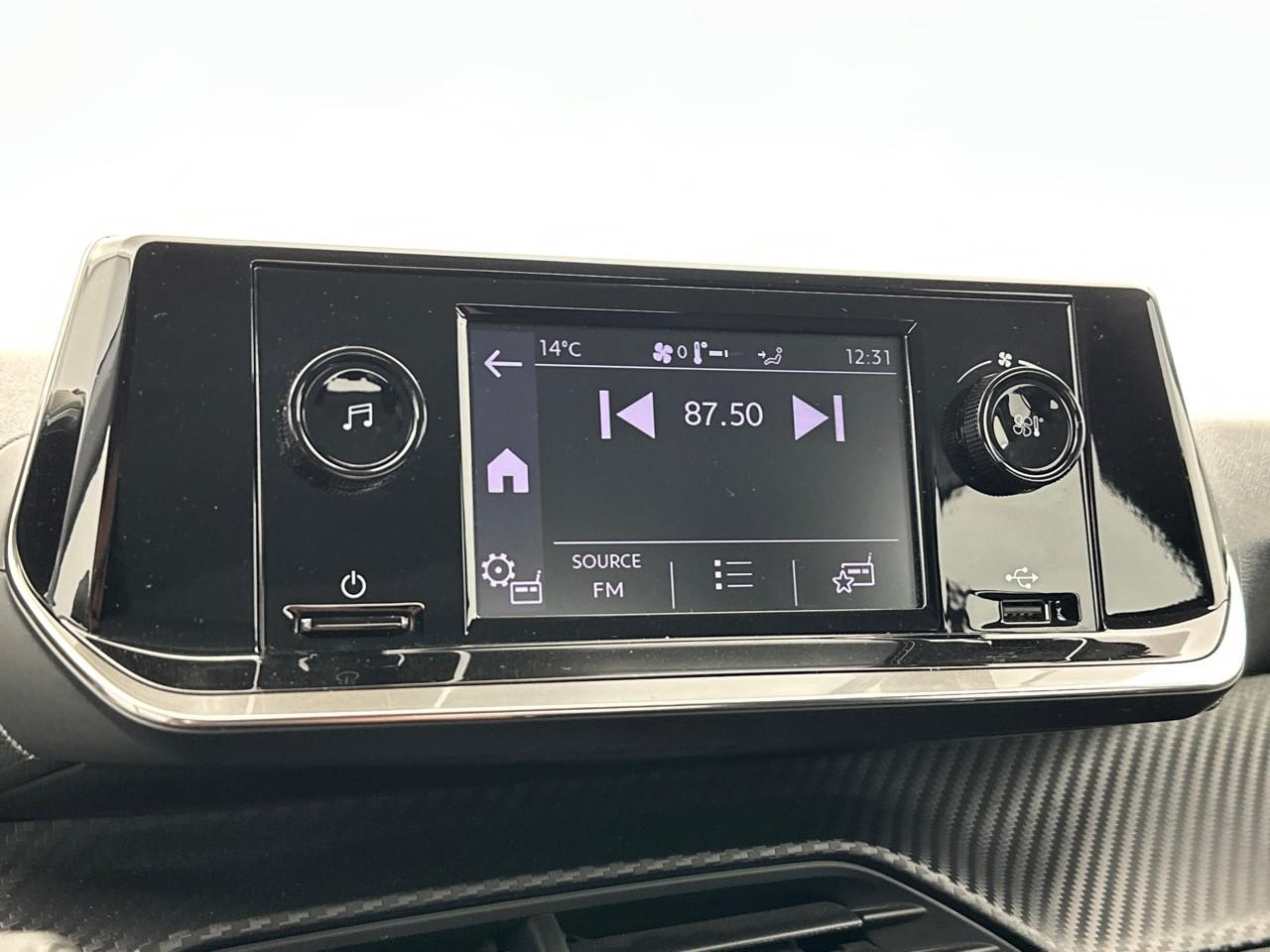 Peugeot 208 puretech 75 s&s bvm5 like — photo 20