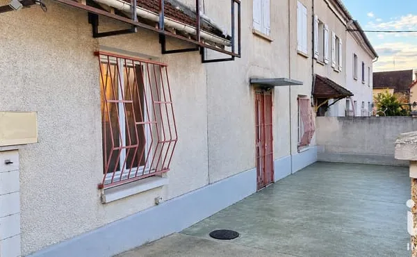 Local commercial 3 pièces 66 m²