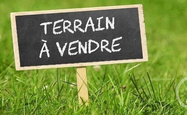 Terrain constructible 1321 m²