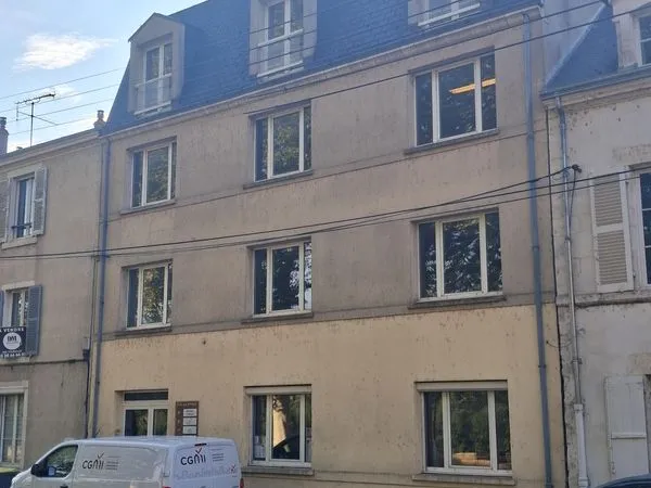 Bureau et espace de travail Location Orléans 138m² 1490€