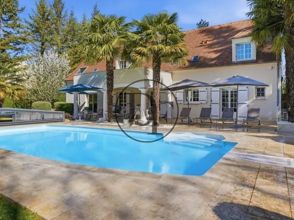 Maison 10 pièces 284 m²