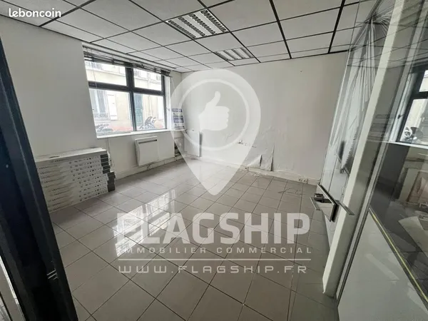 Boutique 48 m² ST MANDE