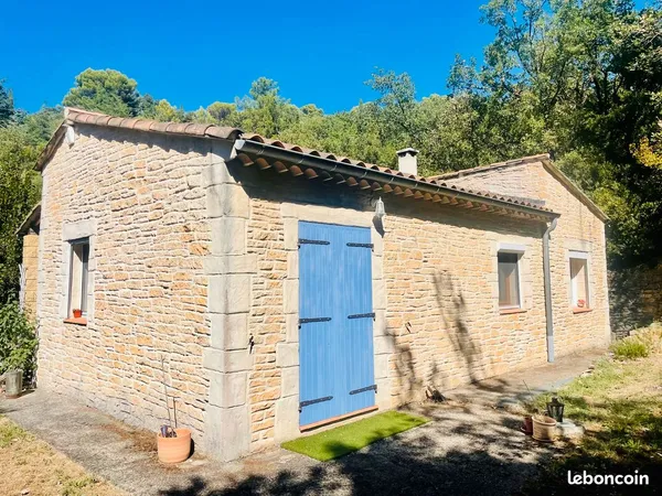 Mimet : Maison de charme sur grand terrain avec dépendances