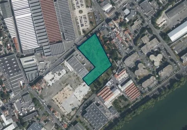 Local d'activité 1531 m²