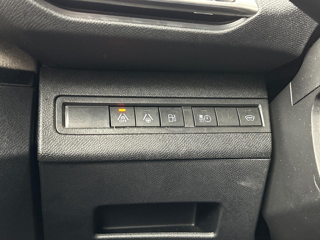 Peugeot 3008 hybrid 225 e-eat8 gt pack — photo 19