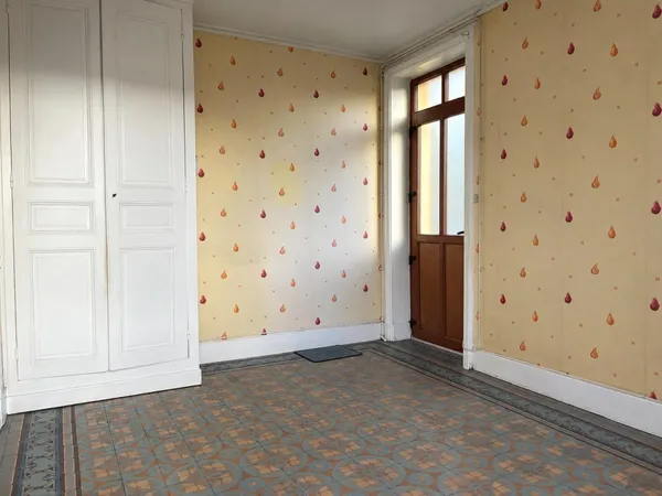 Un T1 qui voit grand : garage, parking et annexes !