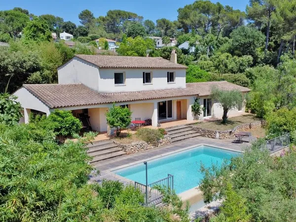 Villa 6 pièces 180 m²